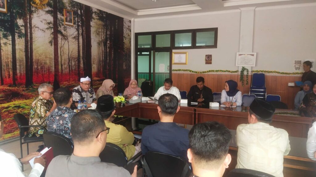 Rapat kepala desa citapen dengan inspektorat (1)