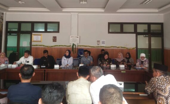 Rapat kepala desa citapen dengan inspektorat