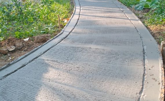 Jalan lingkungan rt.01 06 desa citapen